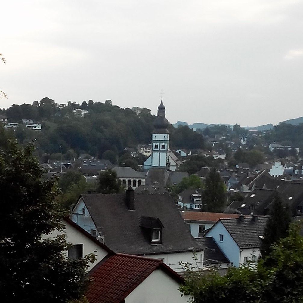 Blick auf St. Johannes Baptist in Attendorn, den „Sauerländer Dom“